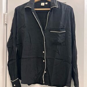 GAP Women’s Black Crepe Blouse with White Piping - Pajama Style M